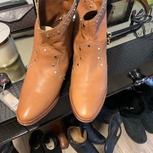 Like new boots